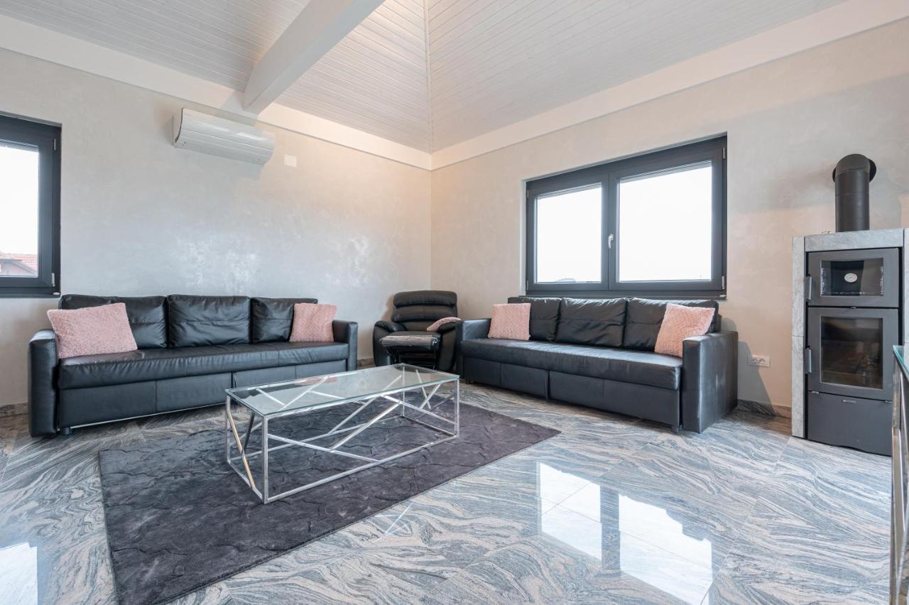 Casa Fischer Apartment Ciheiu Bagian luar foto